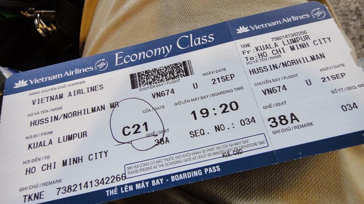 Trang chủ 8 Đổi tên vé máy bay Vietnam Airlines được phép không?